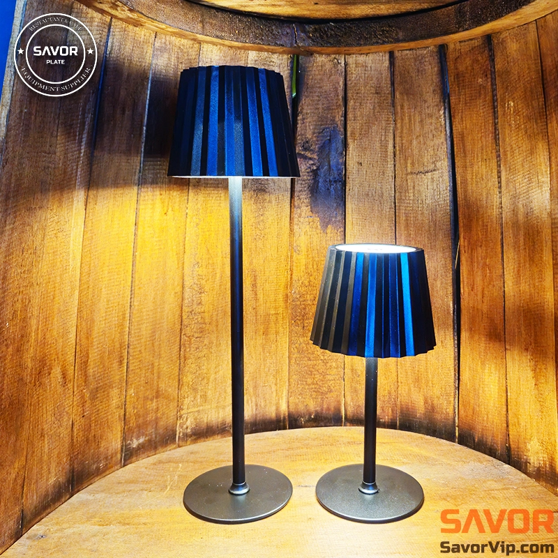 چراغ رومیزی شارژی مدل B51 رنگ مشکی فروشگاه اینترنتی ساور Savor | ظروف و تجهیزات کافه و رستوران چراغ رومیزی شارژی مدل B51 رنگ مشکی